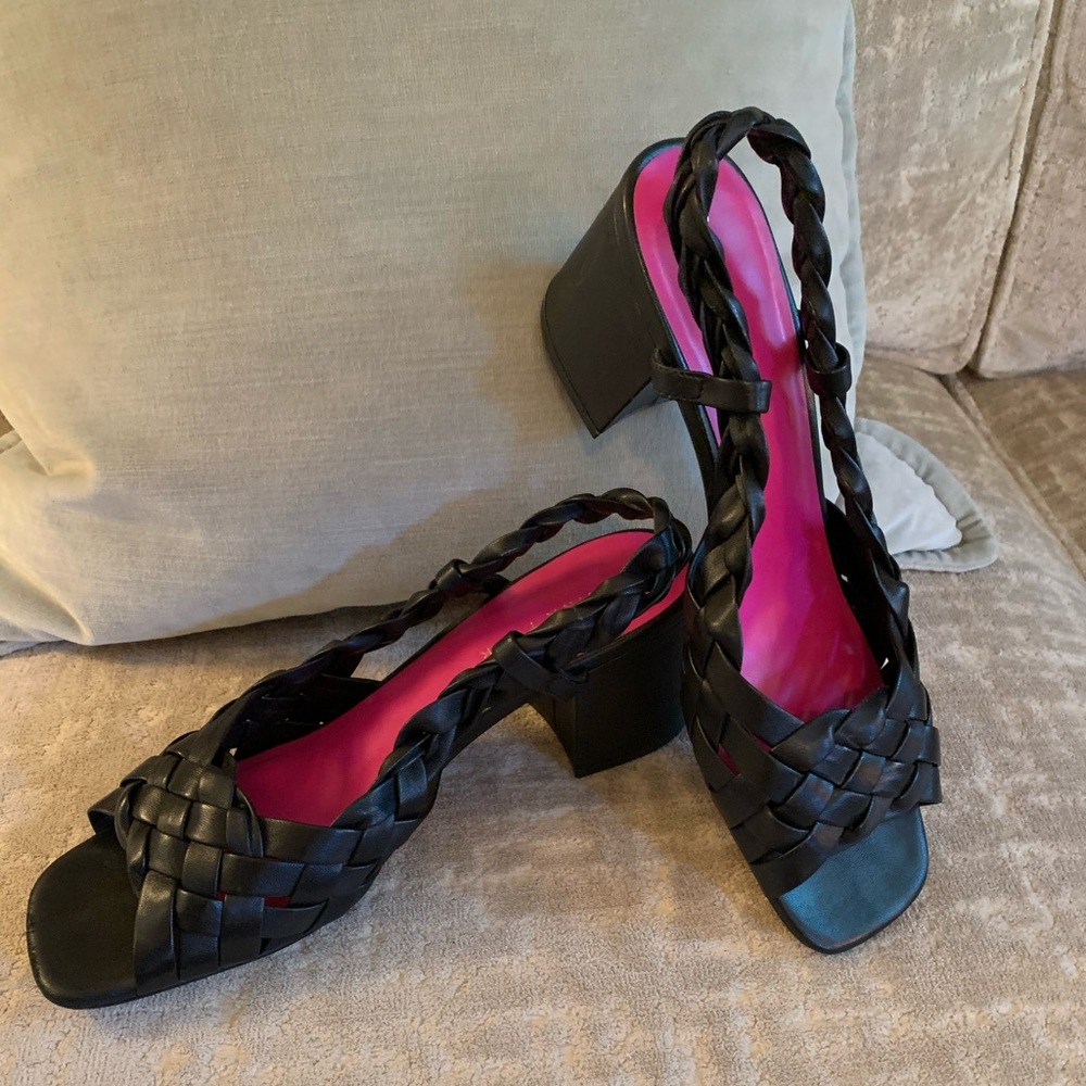 Trina Turk, black sling back sandals, size 10, excellent condition, open-toe